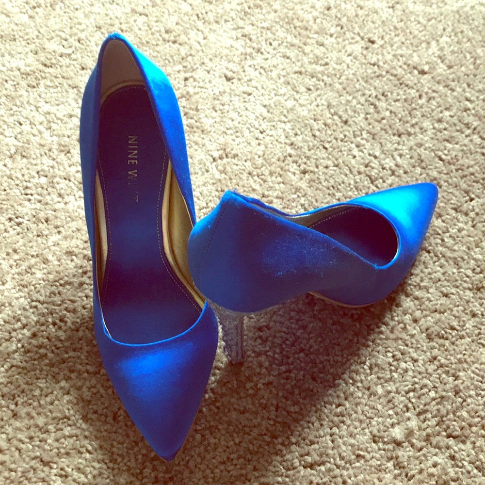 Gorgeous Cobalt Nine West Pumps